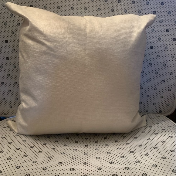 Three beautiful zip pillow cases sold as set of three. - Picture 3 of 5